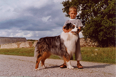 Sherpa des Chemins Cathares et son petit maitre Ph C Peron